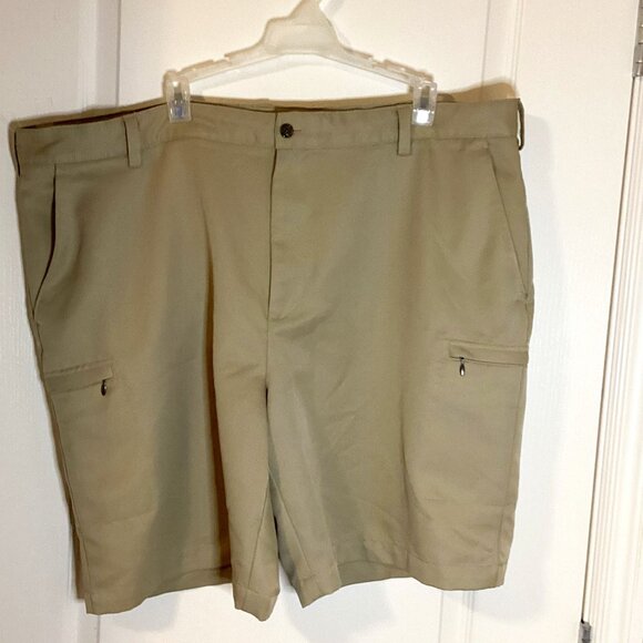 Izod Other - Izod Golf Men's Shorts Size 44 Pockets Flat Front Pockets